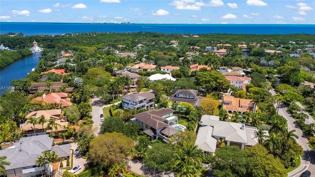 7015 Mira Flores Ave in Coral Gables, FL - Building Photo - Building Photo