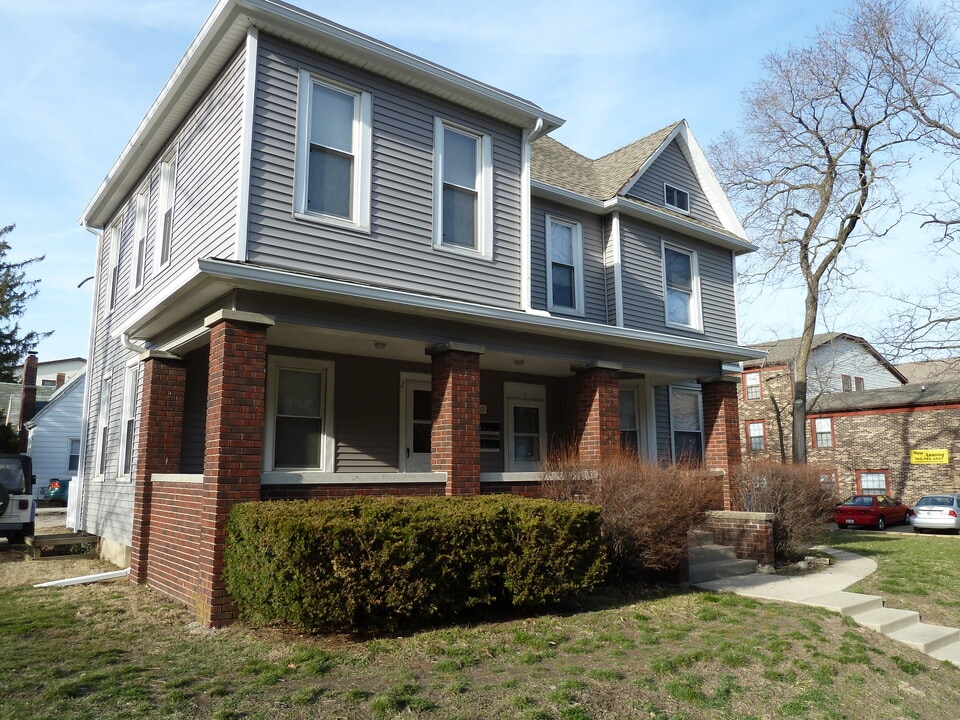 102 E Columbia St in West Lafayette, IN - Building Photo