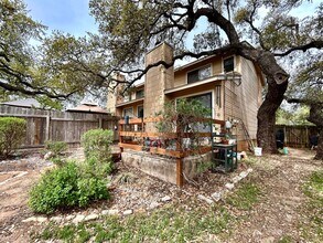 6031 Old Fredericksburg Rd in Austin, TX - Building Photo - Building Photo