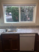 3304 Alberta Ave NE in Salem, OR - Building Photo - Building Photo