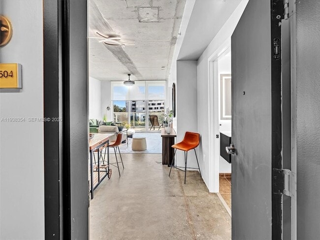 3470 E Coast Ave, Unit H0504 in Miami, FL - Foto de edificio - Building Photo