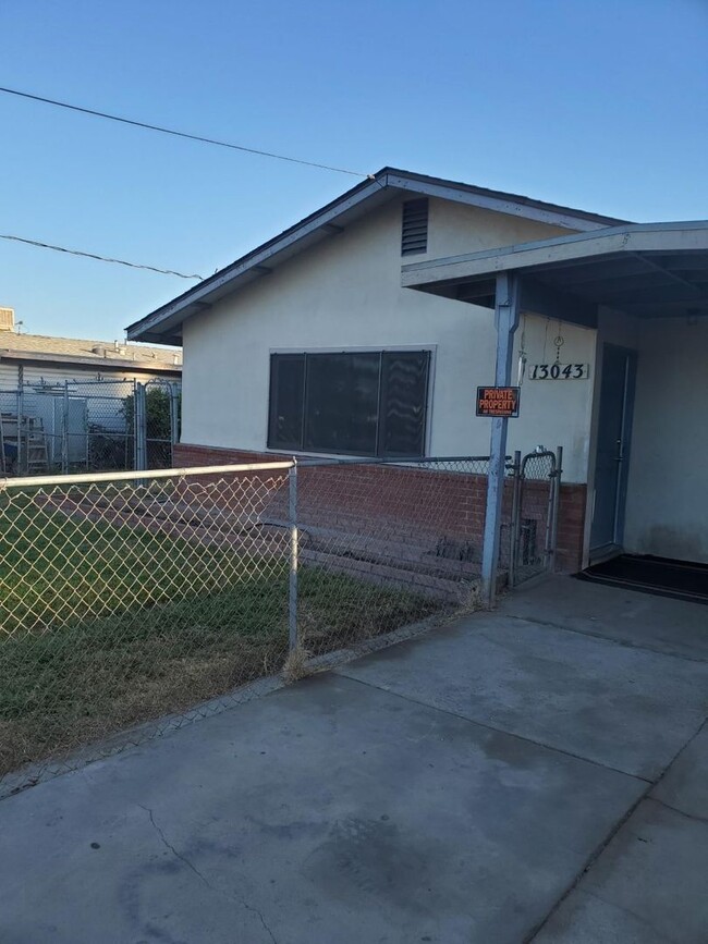 13043 Davis St in Hickman, CA - Building Photo - Building Photo