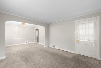 7621 Weaver Ave in Maplewood, MO - Building Photo - Building Photo