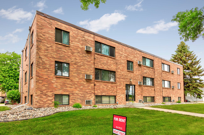 902 Oak Apartments in Fargo, ND - Building Photo - Building Photo