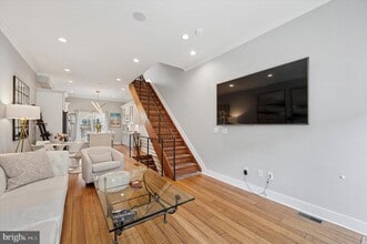 605 Emily St in Philadelphia, PA - Building Photo - Building Photo