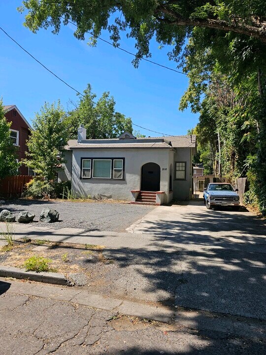 316 Hazel St in Chico, CA - Building Photo