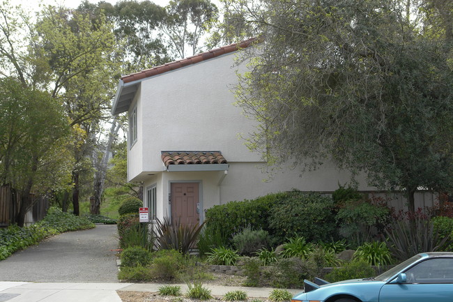 879 Palomino Dr in Pleasanton, CA - Foto de edificio - Building Photo