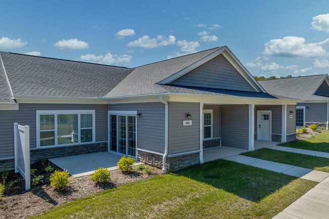 8852 Jackjay Dr in Oak Creek, WI - Building Photo - Building Photo