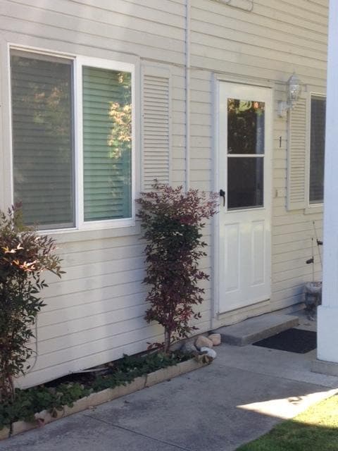 property at 2285 Poplar Dr