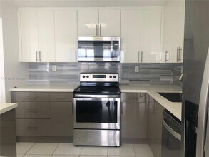 18081 Biscayne Blvd, Unit 703 in Aventura, FL - Building Photo - Building Photo