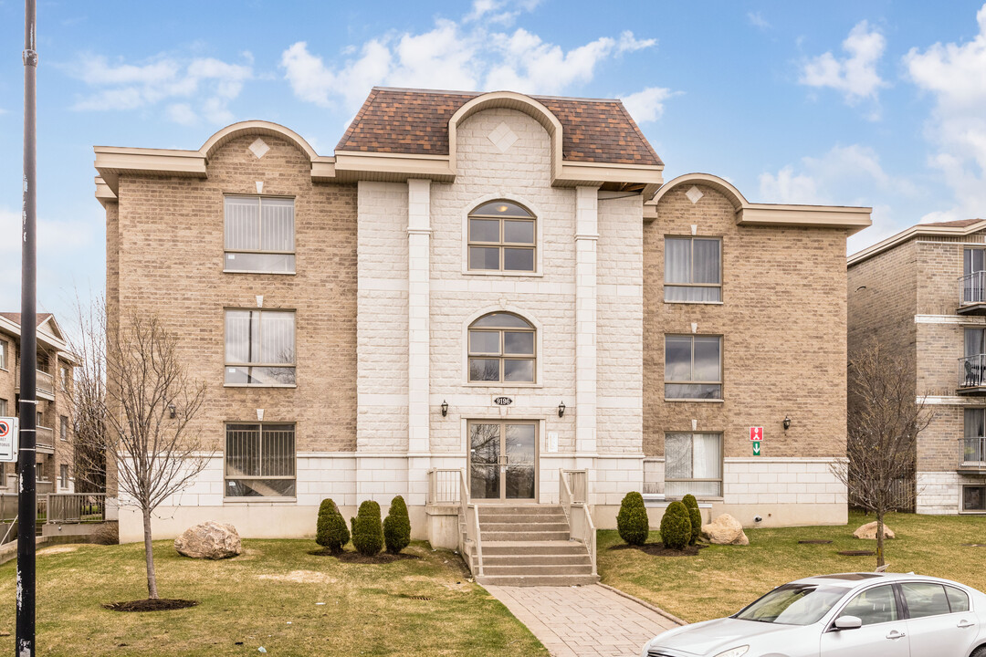 9196 Perras Boul in Montréal, QC - Building Photo