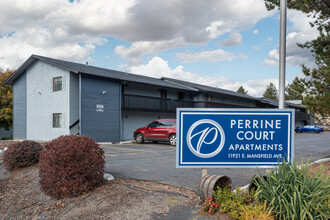 Perrine Court Apartment in Spokane Valley, WA - Foto de edificio - Building Photo