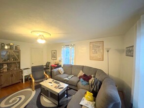 65R Cedar St, Unit 2 in Somerville, MA - Building Photo - Building Photo
