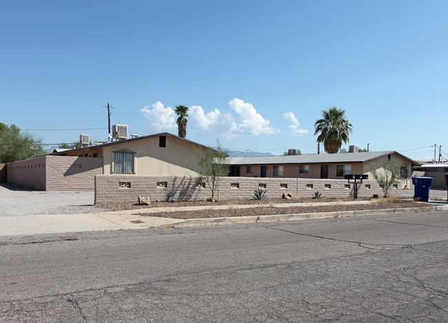 1733-1737 E 13th St in Tucson, AZ - Foto de edificio - Building Photo