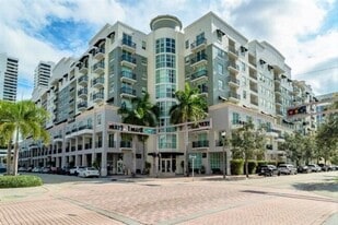 600 S Dixie Hwy in West Palm Beach, FL - Building Photo