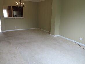 409 Cary Woods Cir in Cary, IL - Building Photo - Building Photo