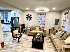 126 W Main St in Middletown, NY - Building Photo - Building Photo