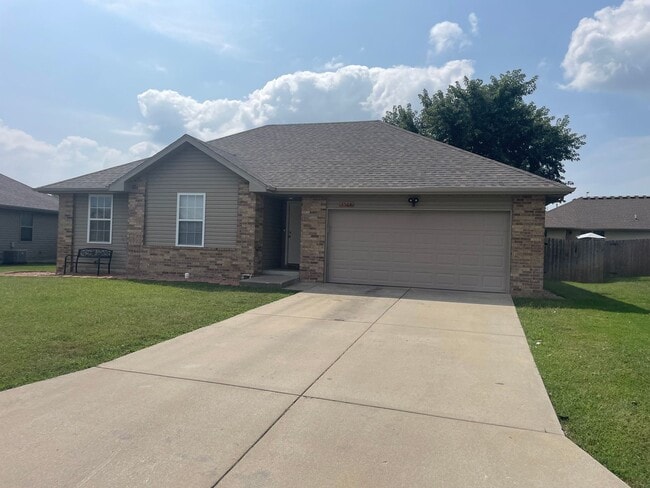 5568 W Longleaf Dr in Springfield, MO - Building Photo - Building Photo