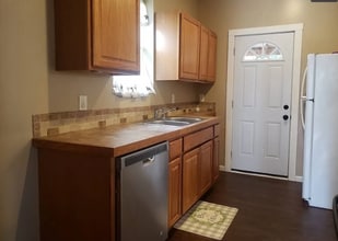 231 N Elm St in Butler, PA - Foto de edificio - Building Photo