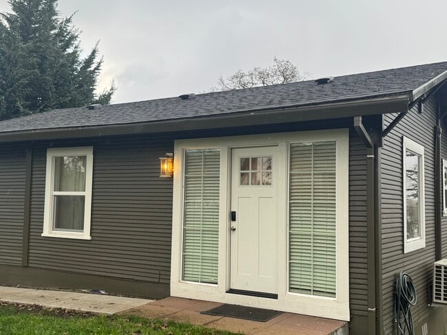 property at 196 N 3rd St