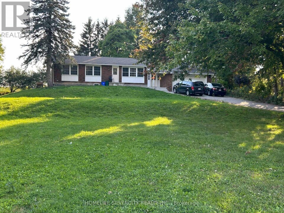10758 Winston Churchill Blvd in Halton Hills, ON - Building Photo