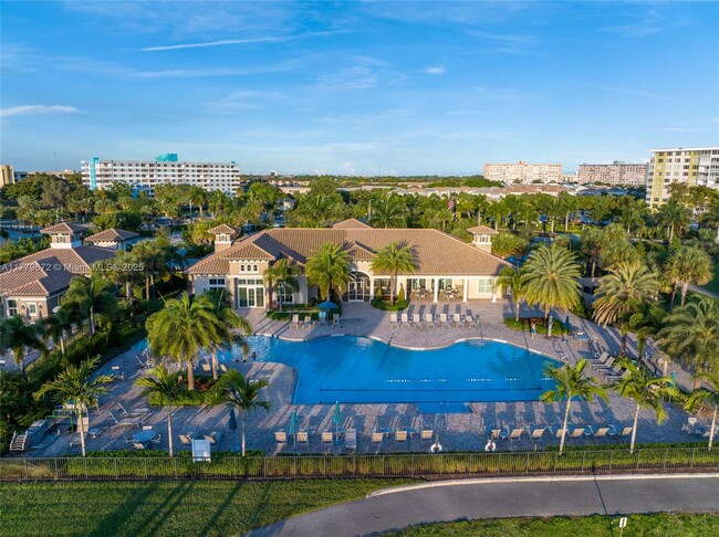 4365 Large Leaf Ln in Hollywood, FL - Foto de edificio - Building Photo