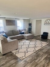 7812 W Saint Martins Blvd in Jefferson City, MO - Building Photo - Building Photo