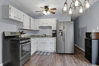 314 Rowe Dr in Bloomington, IL - Building Photo - Building Photo