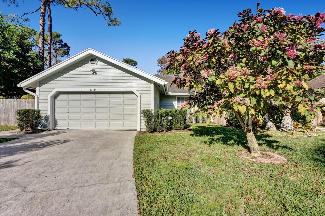 12655 Timber Ridge Cir in Wellington, FL - Building Photo