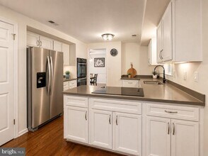 2819 Otsego Dr in Herndon, VA - Building Photo - Building Photo