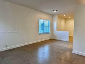 1761 Aspen Ln in Weston, FL - Building Photo - Building Photo