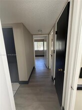 8452 Coral Lake Way in Coral Springs, FL - Foto de edificio - Building Photo