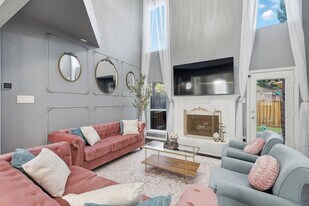 537 Purdue Dr in Lewisville, TX - Building Photo