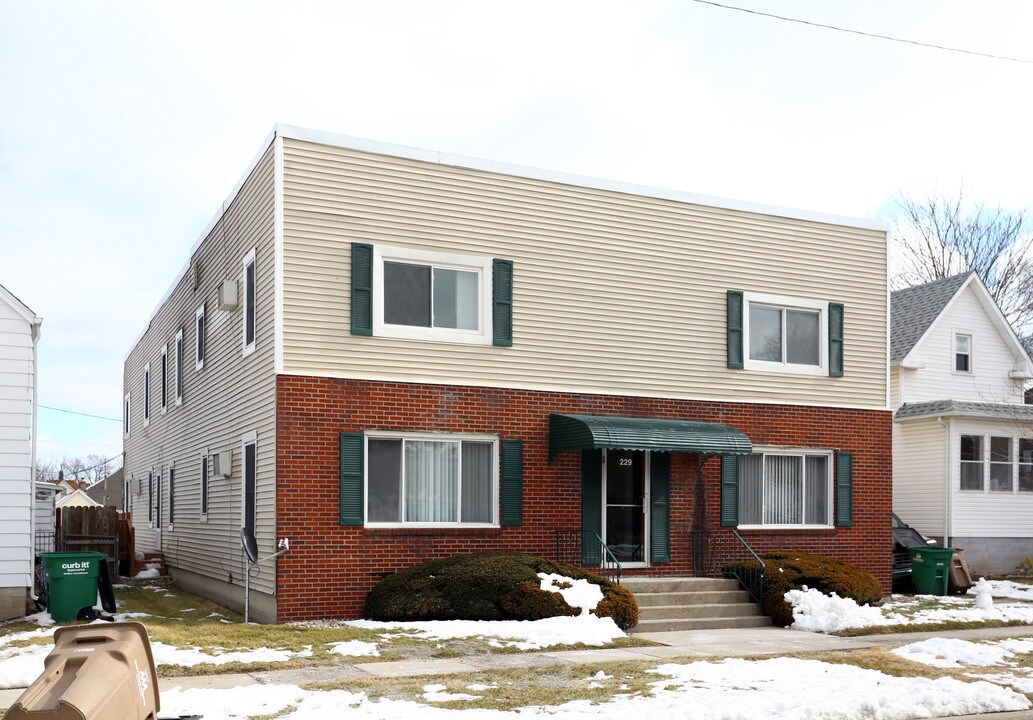 Fourth Street Apartments in West Des Moines, IA - Building Photo