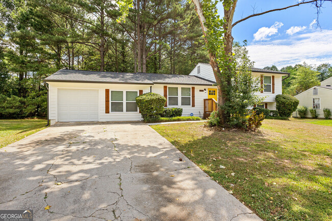 6940 Cainwood Dr in College Park, GA - Building Photo - Building Photo