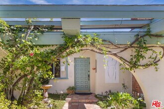 1336 Bienveneda Ave in Los Angeles, CA - Building Photo - Building Photo