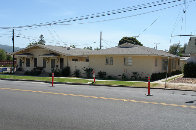 220 N 10th St in Santa Paula, CA - Building Photo - Building Photo