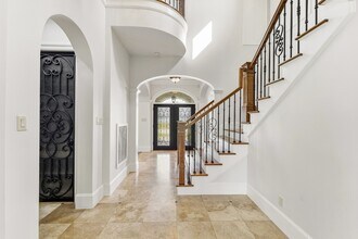 5637 Overbrook Ln in Houston, TX - Foto de edificio - Building Photo