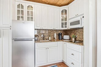 310 Harrison St, Unit 102E in Hollywood, FL - Building Photo - Building Photo