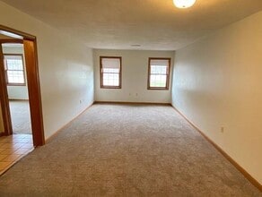 132 Tyngsboro Rd, Unit 9 in Chelmsford, MA - Building Photo - Building Photo