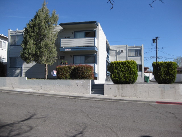 1355 Carlin St in Reno, NV - Building Photo