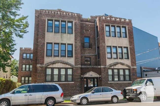 property at 2223 W Wilson Ave