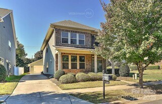 8765 Aspinwall Dr in Charlotte, NC - Building Photo