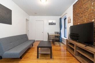 205 E 95th St in New York, NY - Building Photo - Building Photo