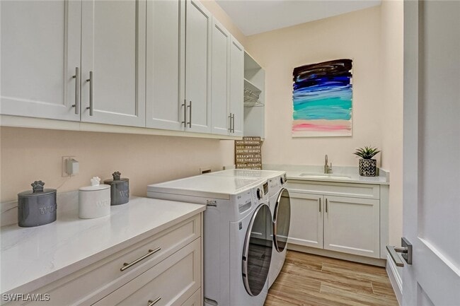 property at 2875 Coco Lakes Dr