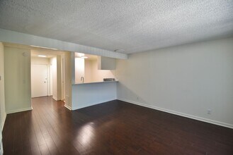7350 Kester Ave in Los Angeles, CA - Building Photo - Building Photo