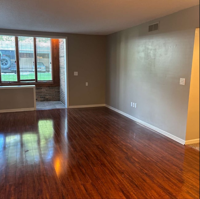 173 Pinewood Cir in Plymouth, MI - Building Photo - Building Photo