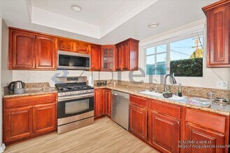 443 Monrovista Ave in Monrovia, CA - Foto de edificio - Building Photo