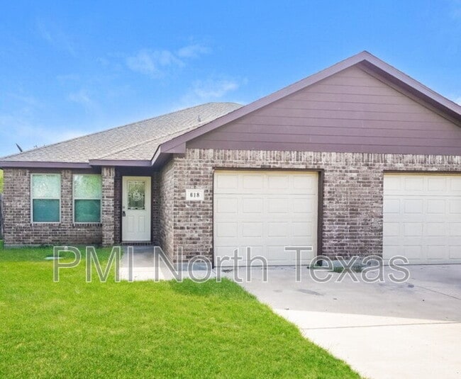 property at 618 N 6th St