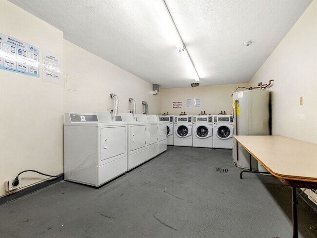 397 Commercial St, Unit 2 in Boston, MA - Building Photo - Building Photo